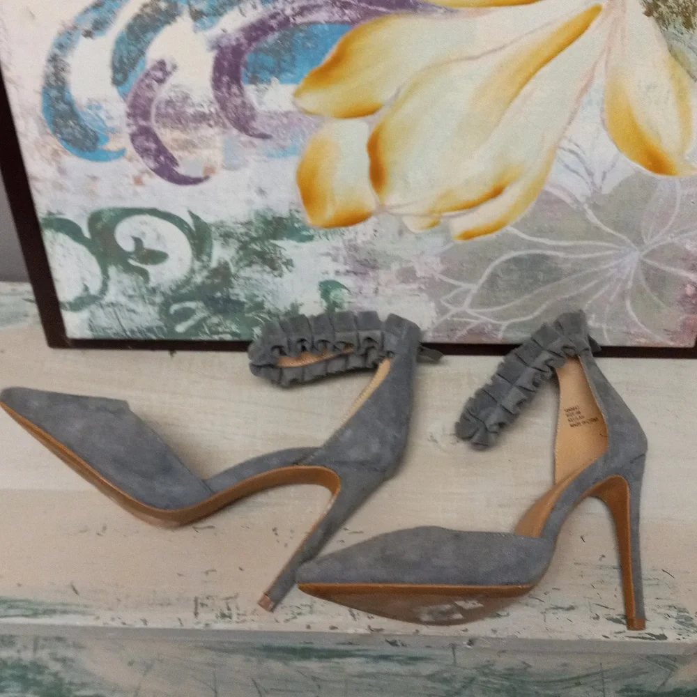 Charlotte Russe Gray, Pointed Toe, Ruffle Strap, Zip Back Heels - Picture 5 of 15